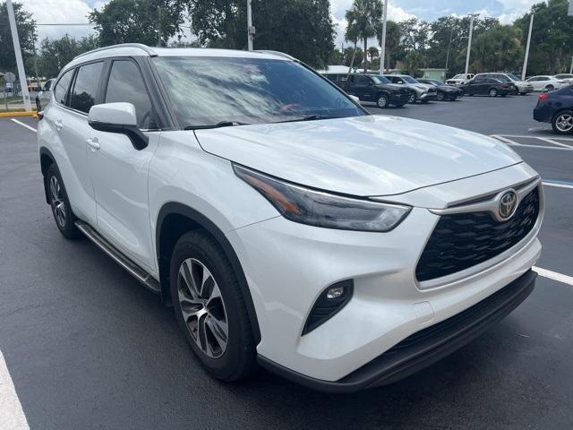 used 2023 Toyota Highlander car, priced at $27,998