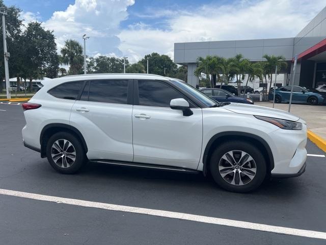 used 2023 Toyota Highlander car, priced at $27,998