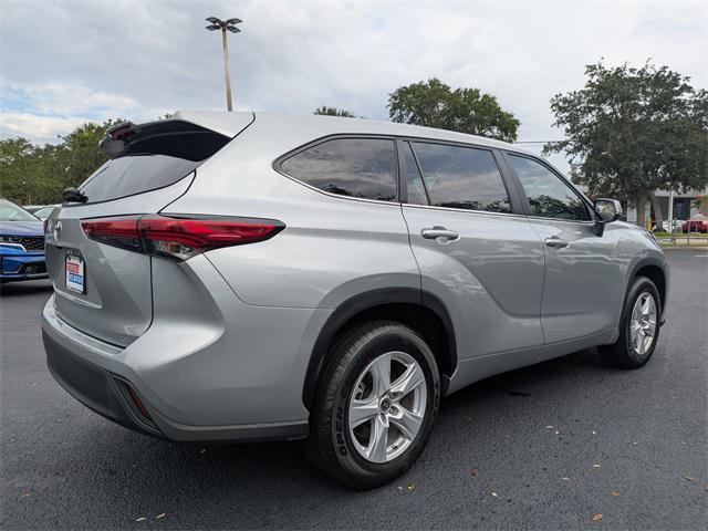 used 2023 Toyota Highlander car, priced at $31,499