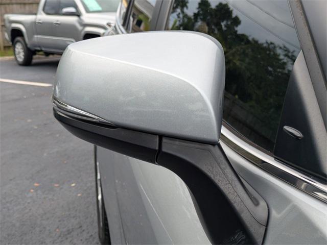 used 2023 Toyota Highlander car, priced at $31,499
