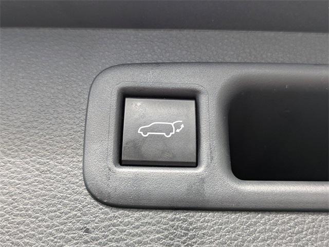 used 2023 Toyota Highlander car, priced at $31,499