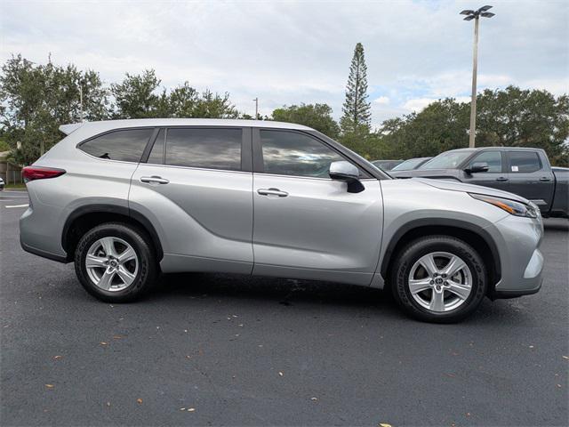 used 2023 Toyota Highlander car, priced at $31,499