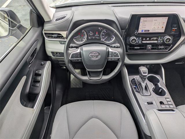 used 2023 Toyota Highlander car, priced at $31,499