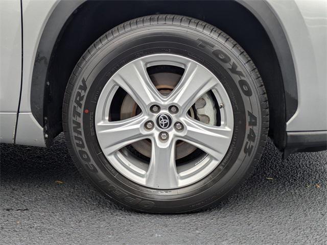 used 2023 Toyota Highlander car, priced at $31,499