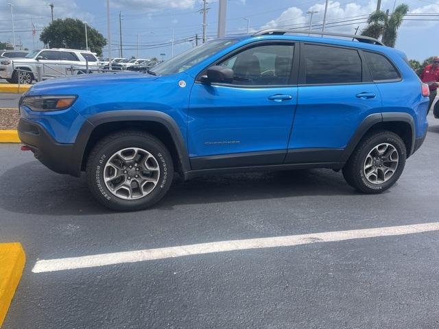 used 2020 Jeep Cherokee car, priced at $18,984