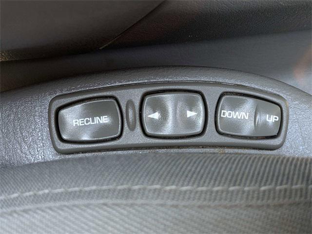 used 2005 Saturn L car, priced at $3,998