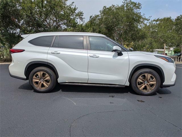 used 2023 Toyota Highlander Hybrid car, priced at $39,499