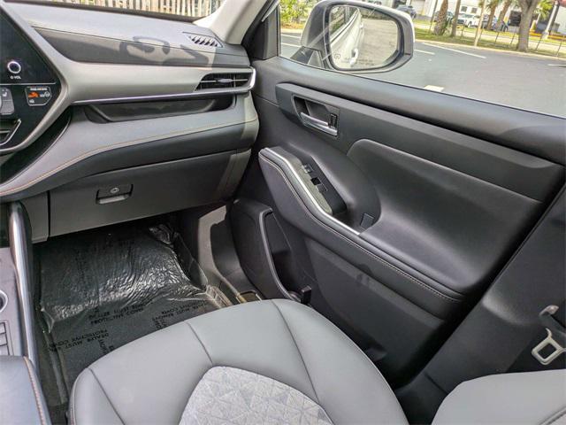 used 2023 Toyota Highlander Hybrid car, priced at $39,499