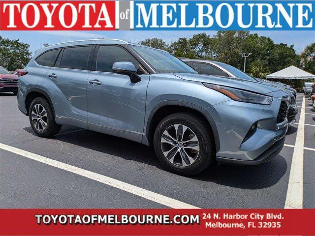 used 2022 Toyota Highlander car, priced at $30,499