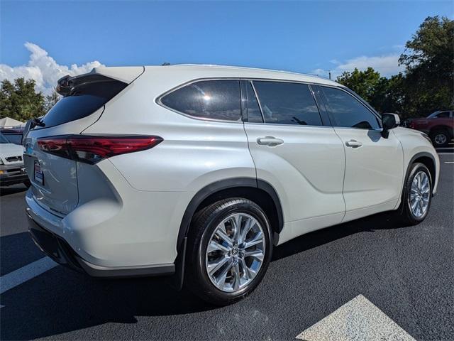 used 2021 Toyota Highlander car, priced at $35,497