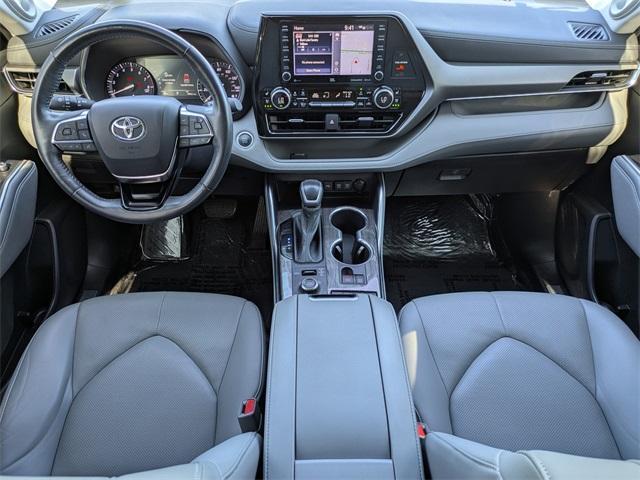 used 2021 Toyota Highlander car, priced at $35,497
