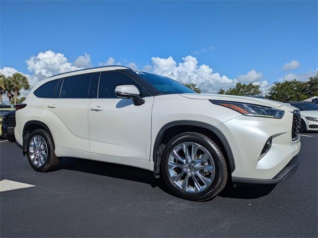 used 2021 Toyota Highlander car, priced at $35,497