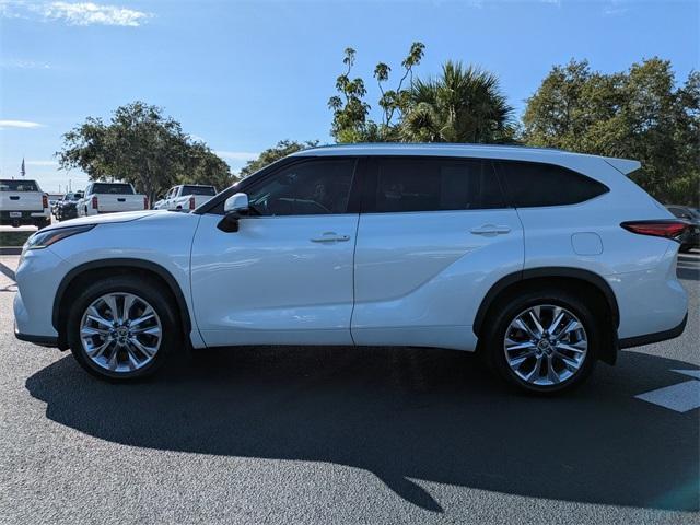 used 2021 Toyota Highlander car, priced at $35,497