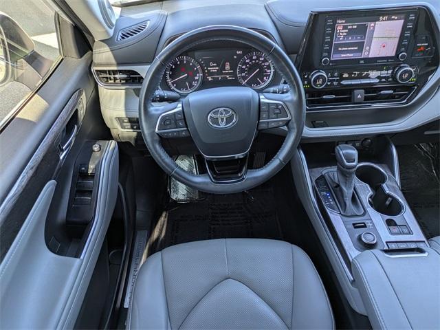 used 2021 Toyota Highlander car, priced at $35,497