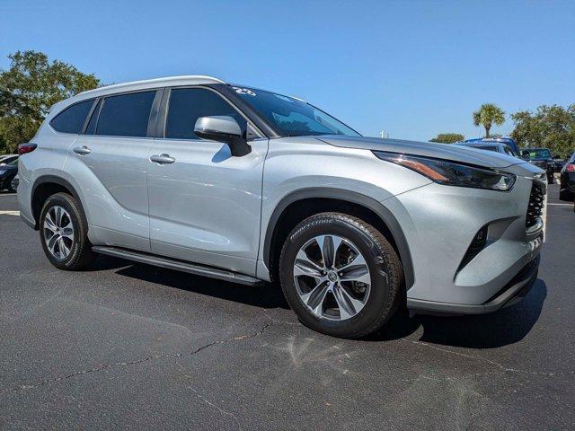 used 2023 Toyota Highlander Hybrid car, priced at $39,886