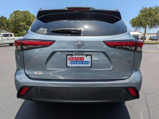 used 2022 Toyota Highlander car, priced at $33,499