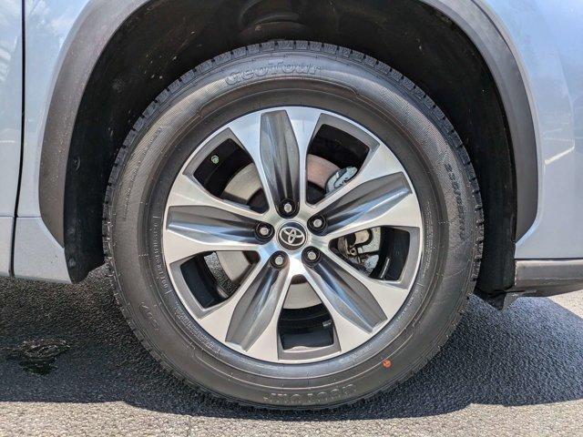 used 2022 Toyota Highlander car, priced at $33,499