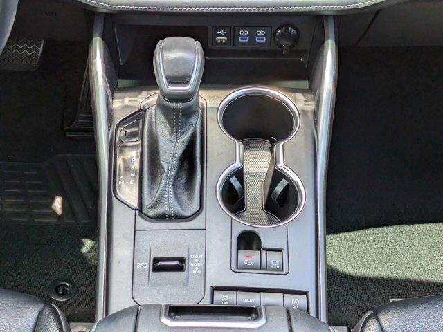 used 2022 Toyota Highlander car, priced at $33,499