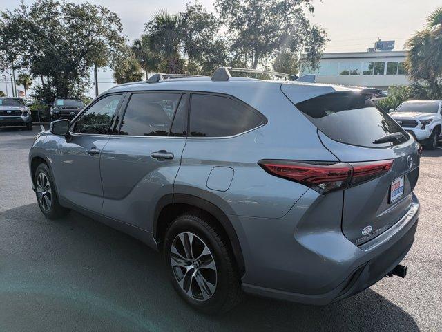 used 2022 Toyota Highlander car, priced at $30,998