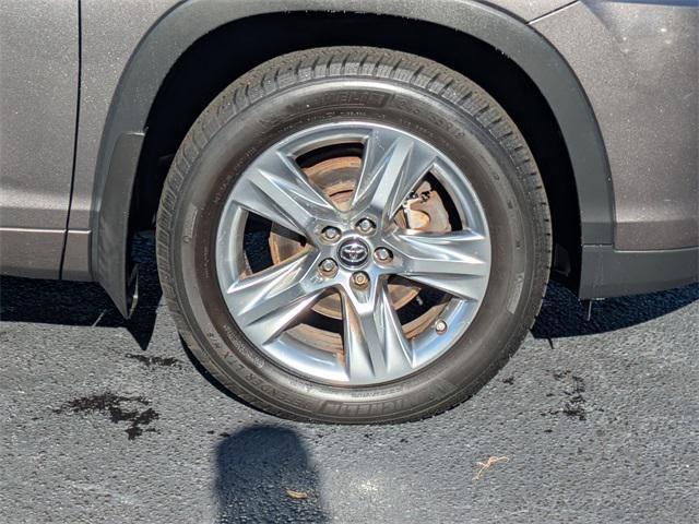 used 2018 Toyota Highlander car, priced at $22,499
