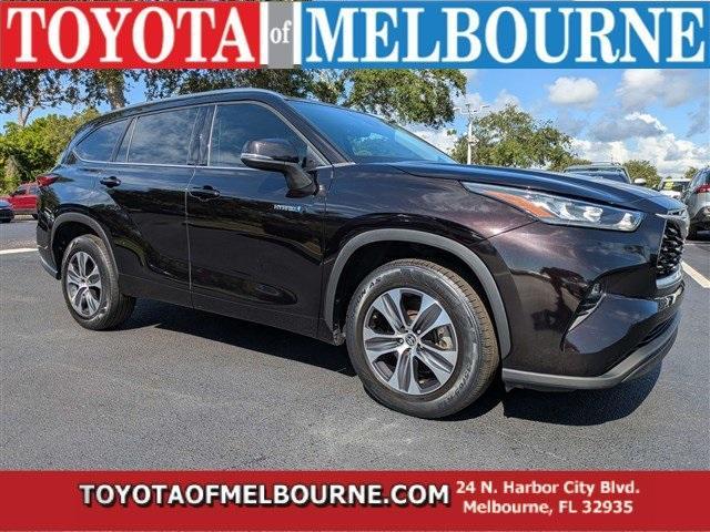 used 2020 Toyota Highlander Hybrid car, priced at $32,995
