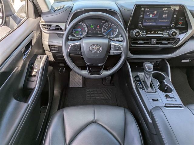 used 2020 Toyota Highlander Hybrid car, priced at $32,995