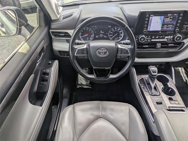 used 2021 Toyota Highlander car, priced at $27,499