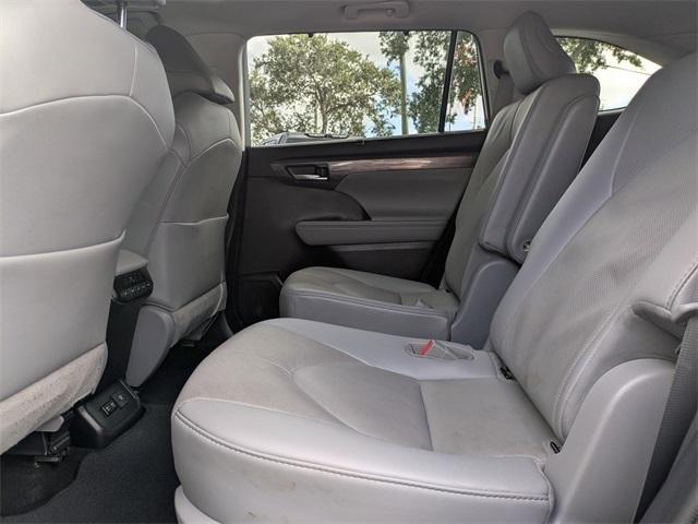 used 2021 Toyota Highlander car, priced at $27,499