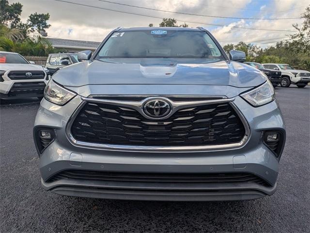 used 2021 Toyota Highlander car, priced at $27,499