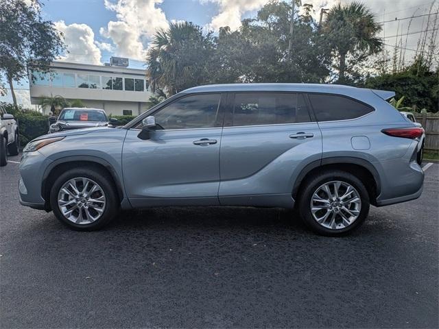 used 2021 Toyota Highlander car, priced at $27,499