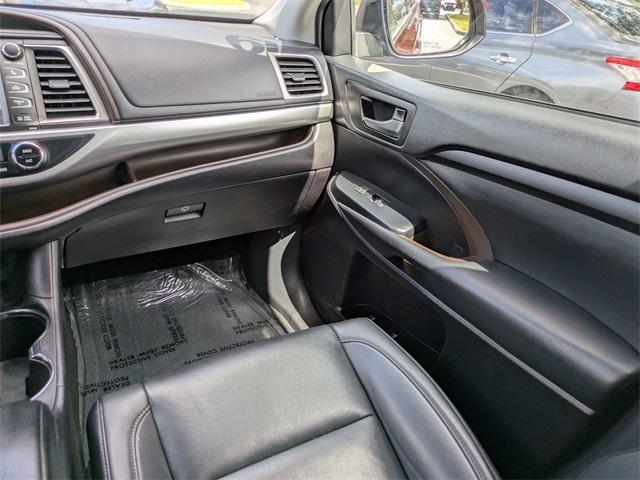 used 2019 Toyota Highlander car, priced at $24,499
