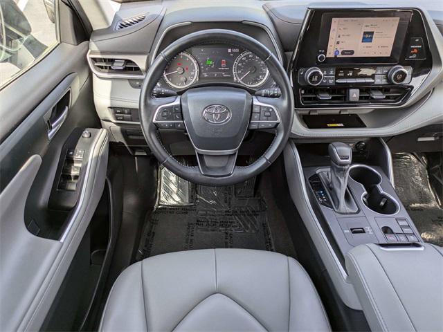 used 2023 Toyota Highlander car, priced at $34,998