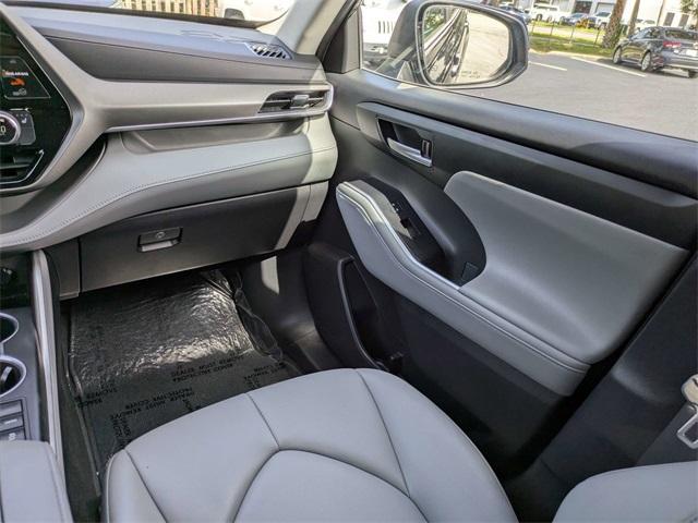 used 2023 Toyota Highlander car, priced at $35,499