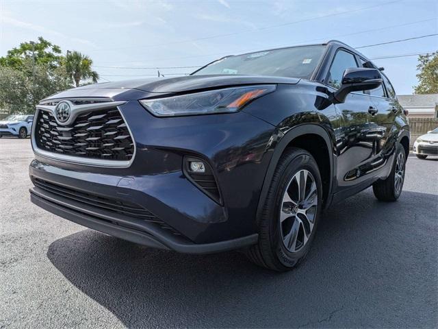 used 2023 Toyota Highlander car, priced at $35,499