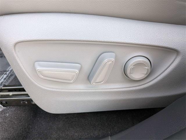 used 2023 Toyota Highlander car, priced at $35,499