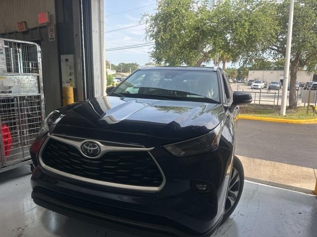 used 2023 Toyota Highlander car, priced at $35,998