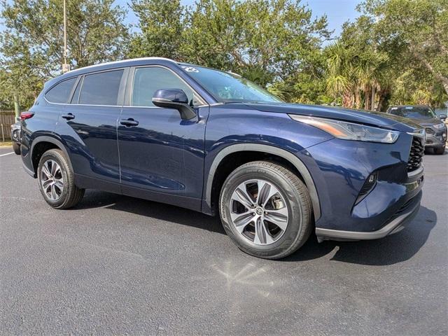 used 2023 Toyota Highlander car, priced at $35,499