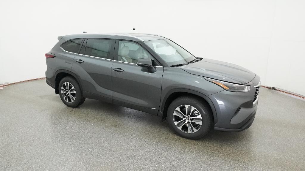 new 2025 Toyota Highlander Hybrid car, priced at $51,897