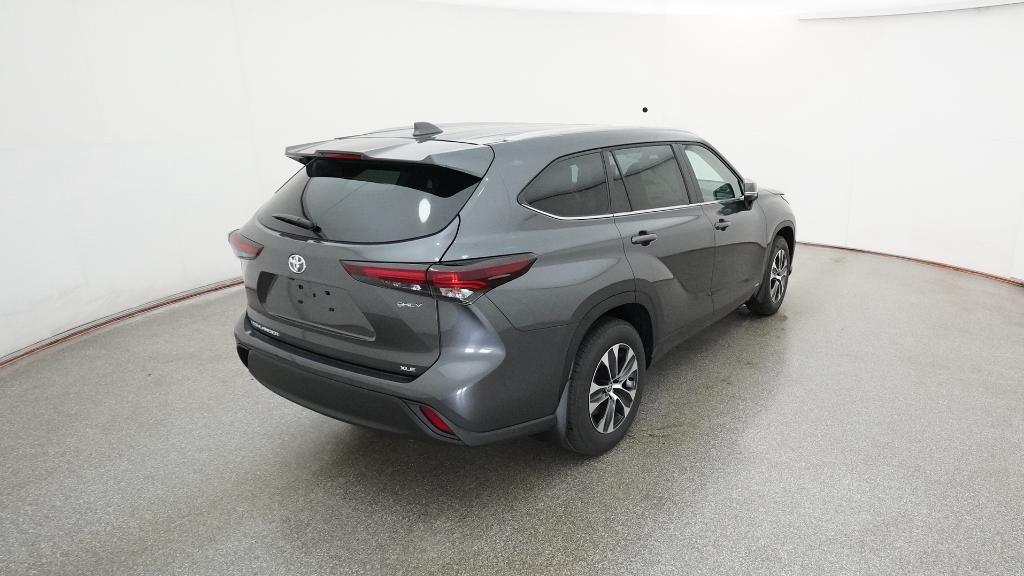 new 2025 Toyota Highlander Hybrid car, priced at $51,897