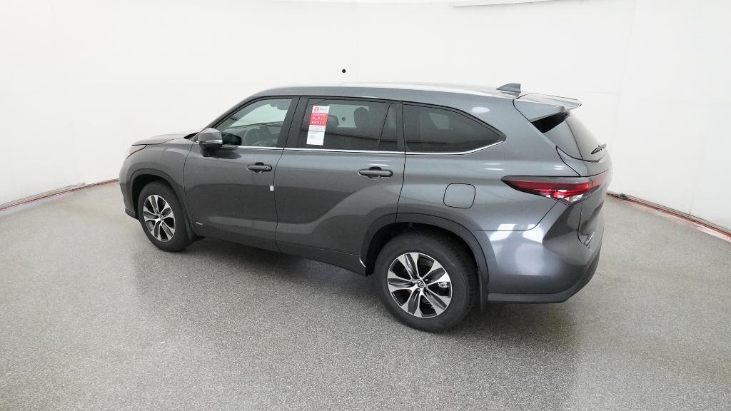 new 2025 Toyota Highlander Hybrid car, priced at $51,897