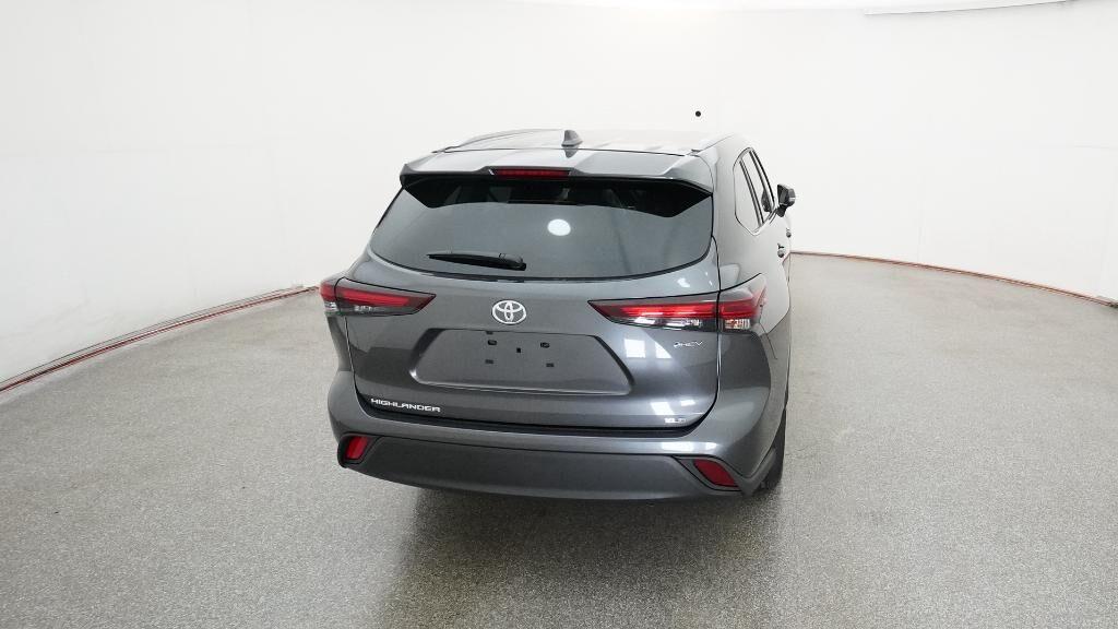 new 2025 Toyota Highlander Hybrid car, priced at $51,897