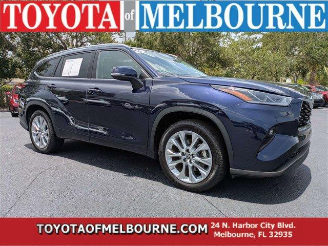 used 2022 Toyota Highlander Hybrid car, priced at $31,998