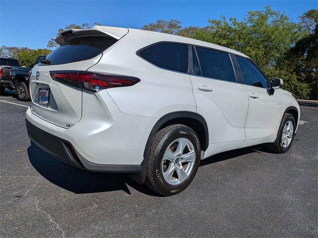 used 2024 Toyota Highlander car, priced at $36,998