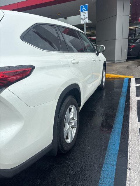 used 2021 Toyota Highlander Hybrid car, priced at $24,885