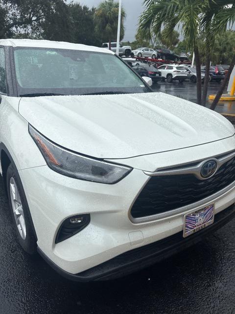 used 2021 Toyota Highlander Hybrid car, priced at $24,885