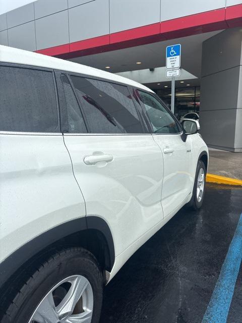used 2021 Toyota Highlander Hybrid car, priced at $24,885