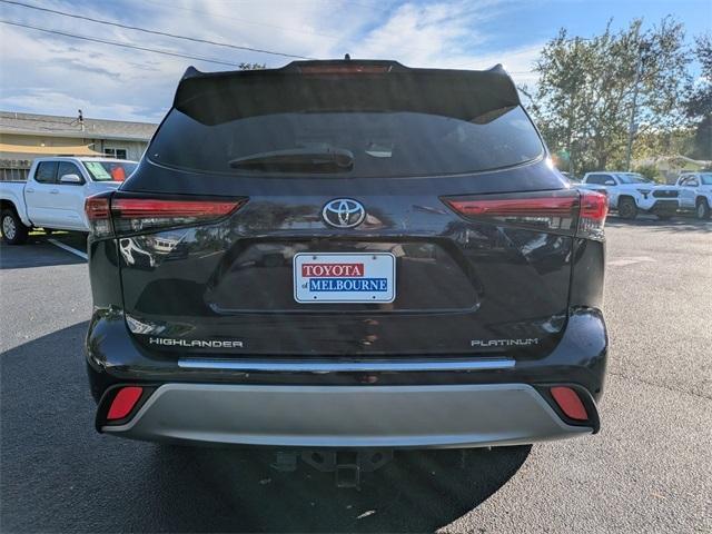 used 2021 Toyota Highlander car, priced at $32,998