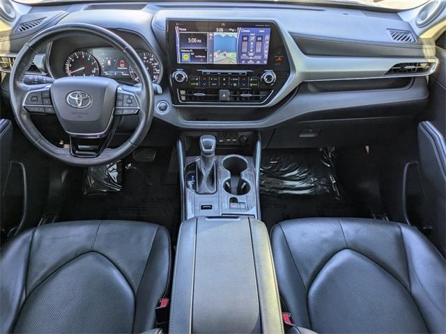 used 2021 Toyota Highlander car, priced at $32,998