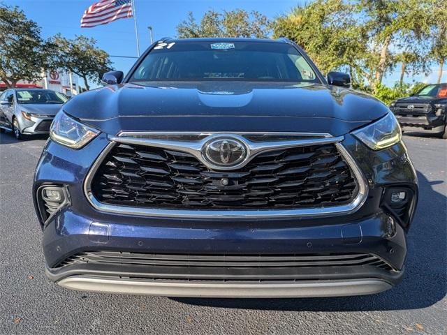used 2021 Toyota Highlander car, priced at $32,998