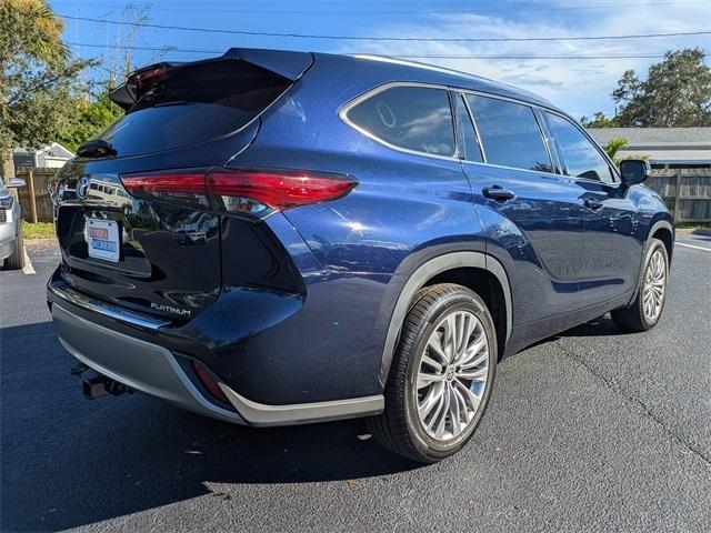 used 2021 Toyota Highlander car, priced at $32,998
